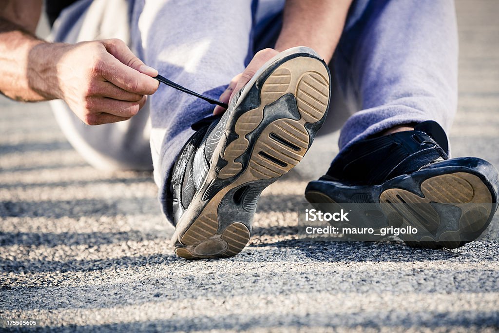 Fitness uomo preparando per lo Sport - Foto stock royalty-free di 25-29 anni