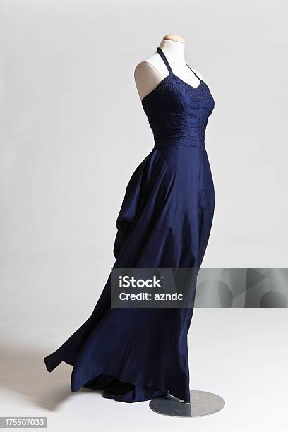Foto de Moda Vintage e mais fotos de stock de Vestido - Vestido, Manequim, Azul