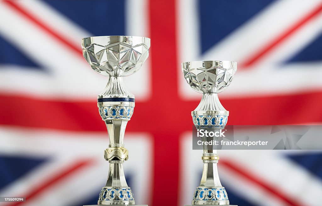 No Reino Unido, bandeira britânica, com o Troféu de vencedor - Foto de stock de Azul royalty-free