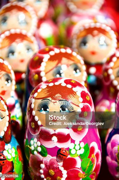 바부슈카 또는 Matryoshka 산란기 텍사스식 Dolls 러시아 장식 인형에 대한 스톡 사진 및 기타 이미지 - 러시아 장식 인형, 바부슈카, 가족