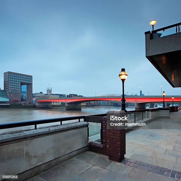 London Bridge In Der Morgendämmerung Stockfoto und mehr Bilder von Abenddämmerung - Abenddämmerung, Außenaufnahme von Gebäuden, Bankenviertel