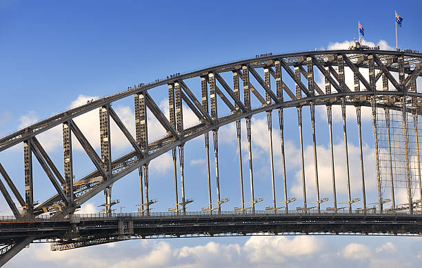 登山観光客は、ハーバーブリッジ、シドニー、オーストラリア（xxxl ) - sydney australia australia sydney harbor sydney harbor bridge ストックフォトと画像