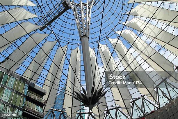 Futurystyczny Dach Z Sony Center W Berlinie - zdjęcia stockowe i więcej obrazów Abstrakcja - Abstrakcja, Abstrakcyjne tło, Architektura