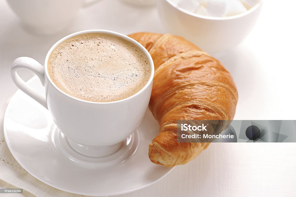 Croissant und Kaffee - Lizenzfrei Kaffee - Getränk Stock-Foto