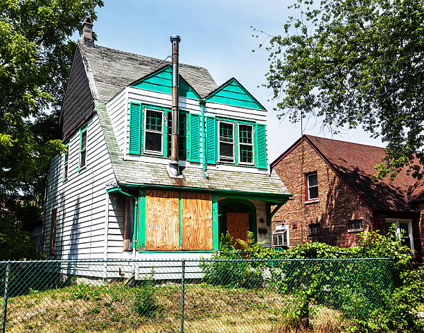 istock Boarded up house in Washington Heights, a Chicago 175513256