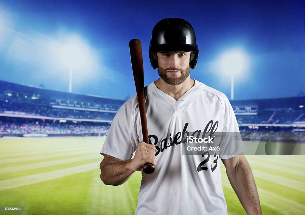 Joueur de Baseball sur terrain de jeu - Photo de Hommes libre de droits