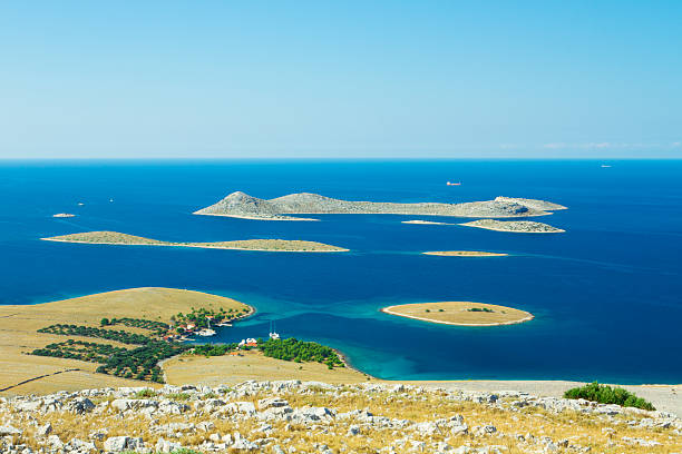 islas kornati panorama - kornati fotografías e imágenes de stock