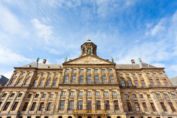 istock Royal Palace at Dam Square 175517285
