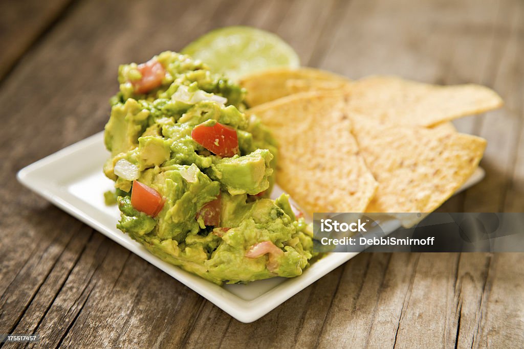 Guacamole mit Chips - Lizenzfrei Guacamole Stock-Foto