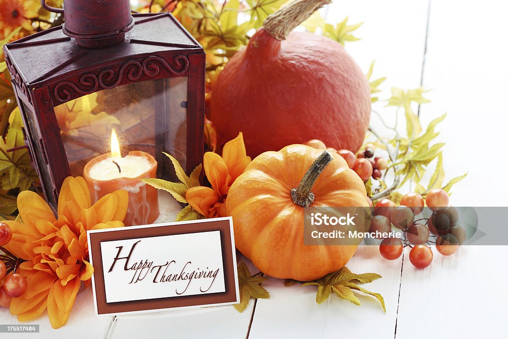 Decoração de outono no branco com Cartão de Saudações - Royalty-free Abóbora-Menina - Cucúrbita Foto de stock