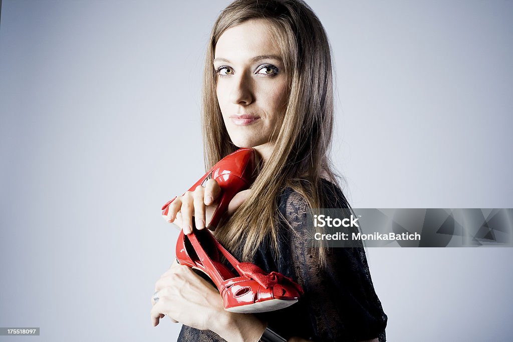 Jovem mulher com calçados - Foto de stock de 20-24 Anos royalty-free