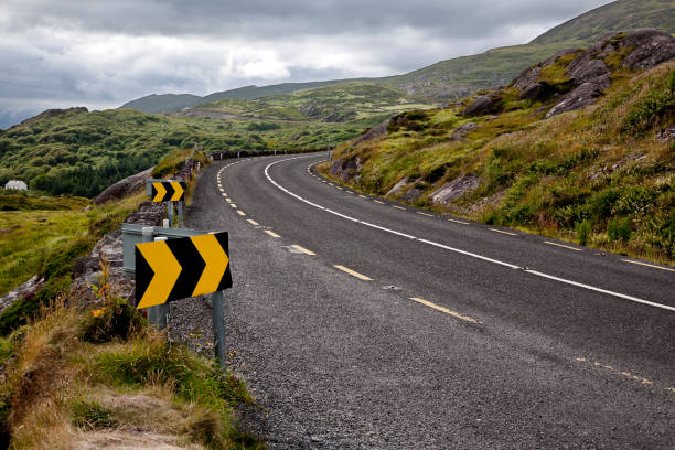 istock Road Curve in the Mountains 175519055