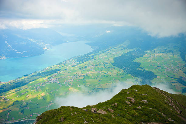 luftaufnahme der schweiz - switzerland green thun aerial view stock-fotos und bilder