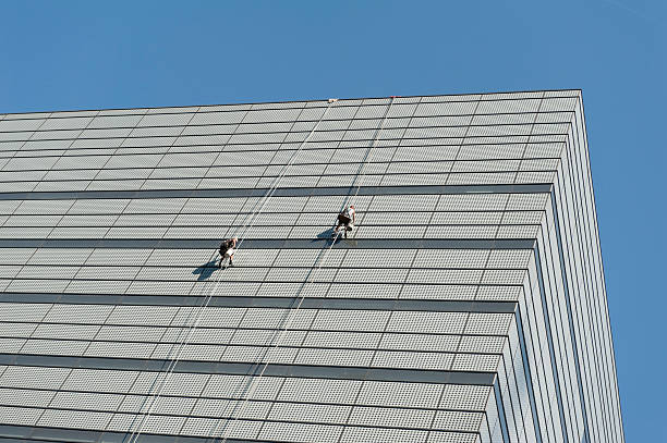 luoghi sopraelevati sul posto di lavoro nel centro di toronto - toronto lovelocal ontario canada foto e immagini stock