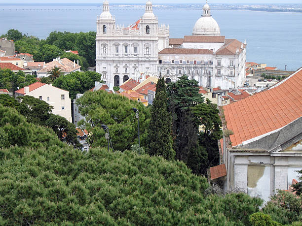 stadtansicht alfama zu klosters são vicente de fora (lissabon) - lisbon portugal portugal gazebo observation point stock-fotos und bilder