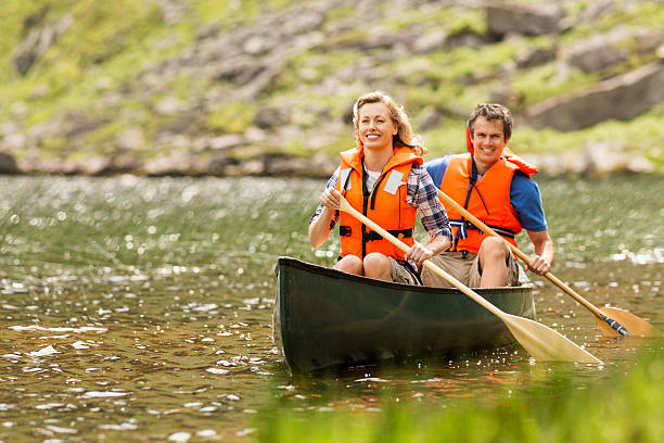 istock Couple On Canoe Trip 175522338