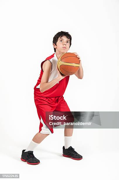 Foto de Jovem Jogador De Basquete e mais fotos de stock de Adulto - Adulto, Basquete, Bola