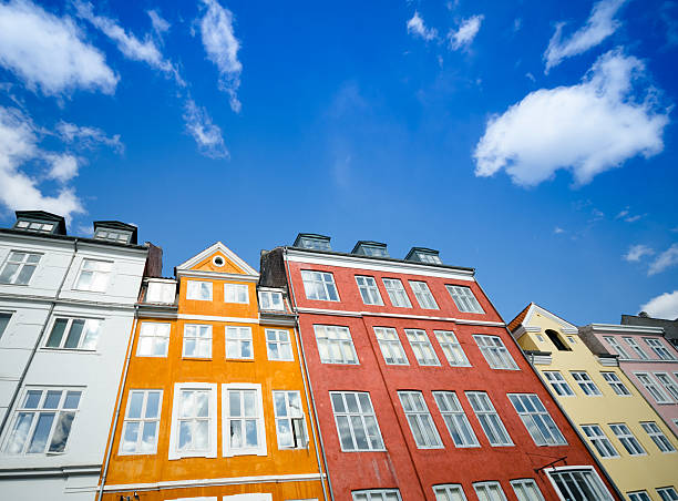 nyhavn a copenaghen facciata di casa - hans christian andersen danish culture denmark copenhagen foto e immagini stock