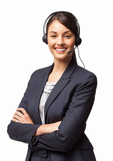 gerente do helpdesk de ti feminino sorridente com os braços cruzados-isolado - women customer service representative service standing - fotografias e filmes do acervo