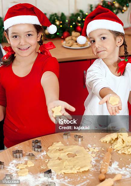 Backen Weihnachtsplätzchen Stockfoto und mehr Bilder von Ausstechform - Ausstechform, Backen, Band