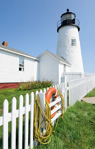 ペマクイッド灯台 - pemaquid peninsula lighthouse maine pemaquid point ストックフォトと画像