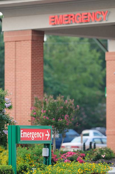 istock Emergency room and entrance sign 175523976