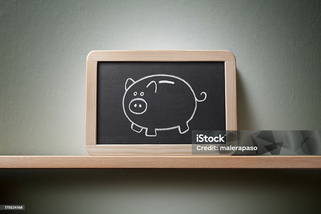 Piggy bank inspirados no quadro-negro - Foto de stock de Brinquedo royalty-free