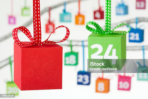 Cajas De Regalo Colorido Calendario Navideño Foto de stock y más banco de imágenes de Calendario navideño - Calendario navideño, Adviento, Navidad