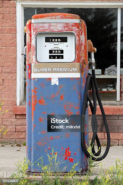Pompa Gas Vintage - Fotografie stock e altre immagini di Distributore di benzina - Distributore di benzina, Il passato, Vecchio