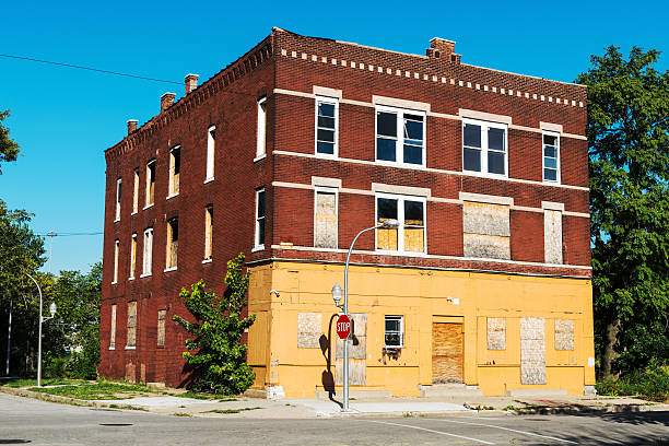 istock Run Down apartment building, Fuller Park, Chicago 175529502