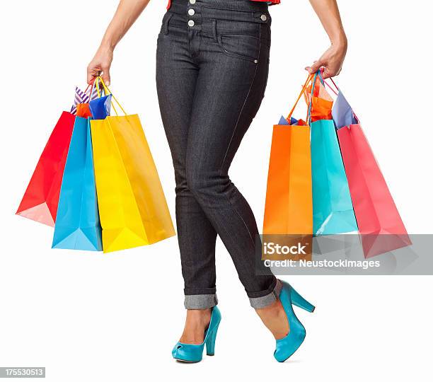 Mulher Com Sacos De Compras Isolado - Fotografias de stock e mais imagens de Saco de Compras - Saco de Compras, Segurar, Adulto