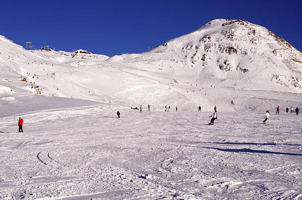 istock Slopes in Deux Alpes. France 175532894