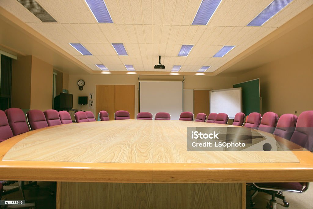 Sala de conferencias - Foto de stock de Mesa negociadora libre de derechos