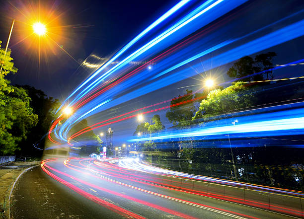 Nacht Verkehr auf der Autobahn – Foto