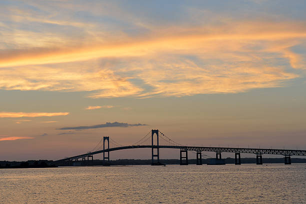 istock Newport Bridge at Sunset 175534682