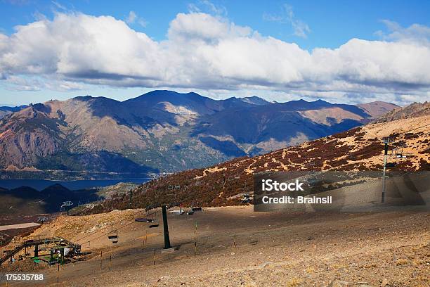 Patagonia Argentina A Las Montañas Foto de stock y más banco de imágenes de Aire libre - Aire libre, Aislado, Ajardinado