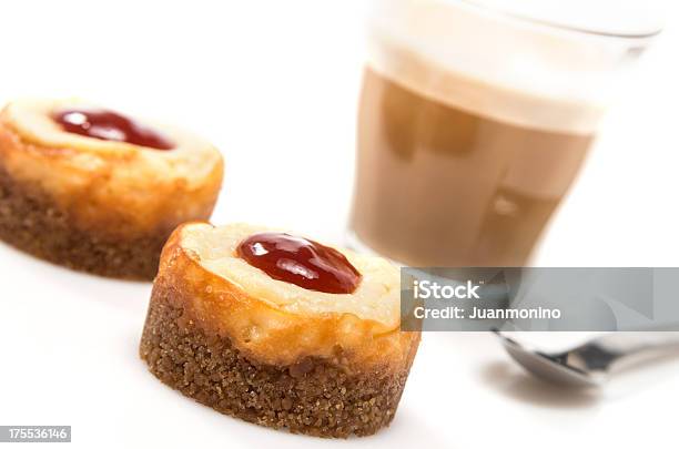 Mini Cheesecakes - Fotografias de stock e mais imagens de Bolo - Sobremesa - Bolo - Sobremesa, Bolo de Queijo, Comida