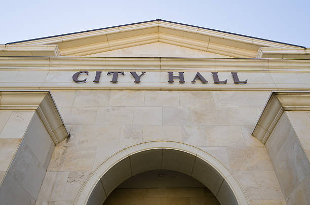 imposição de vista de city hall - guildhalls imagens e fotografias de stock