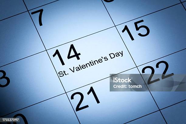 De San Valentín En El Calendario Foto de stock y más banco de imágenes de 2013 - 2013, Aniversario, Calendario