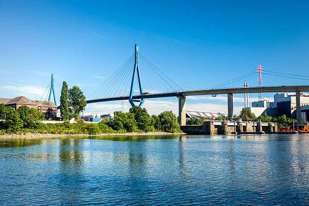 istock Koehlbrandbruecke, Hamburg, harbour bridge 175538893