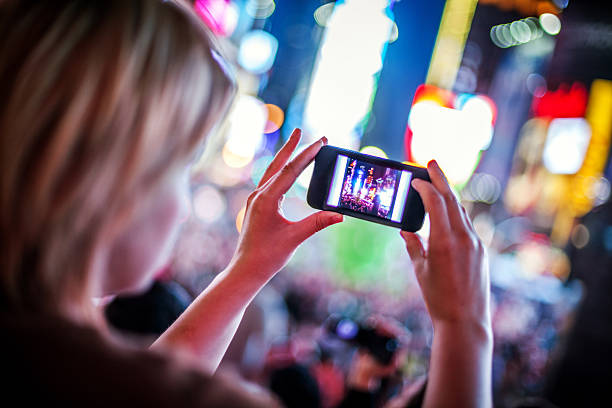 istock Capturing the moment with a smartphone 175539564