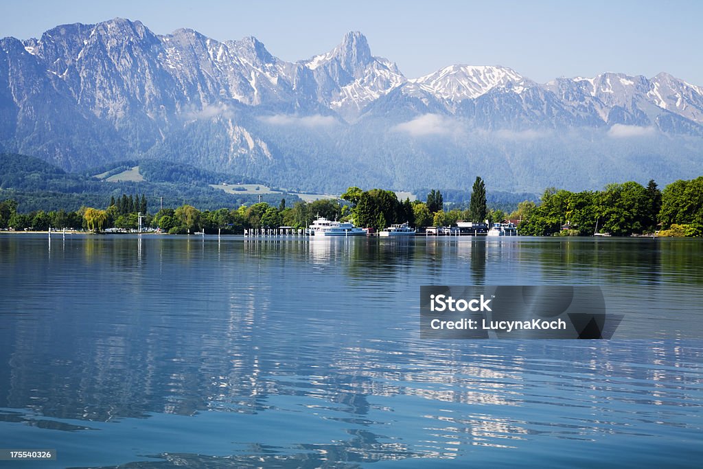 Lake of Thun und die Schweizer Alpen - Lizenzfrei Thunersee Stock-Foto