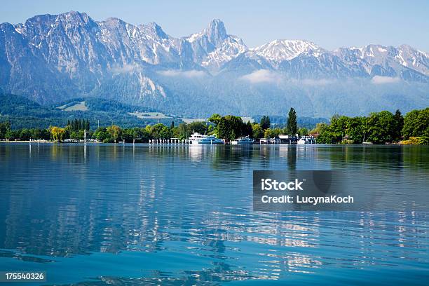 Lake Of Thun Und Die Schweizer Alpen Stockfoto und mehr Bilder von Thunersee - Thunersee, Thun, See