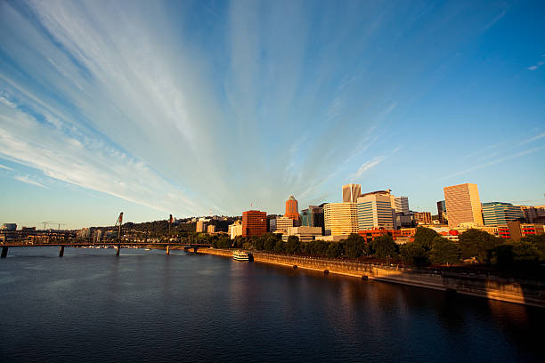 istock Portland, Oregon Downtown Sunrise 175540998