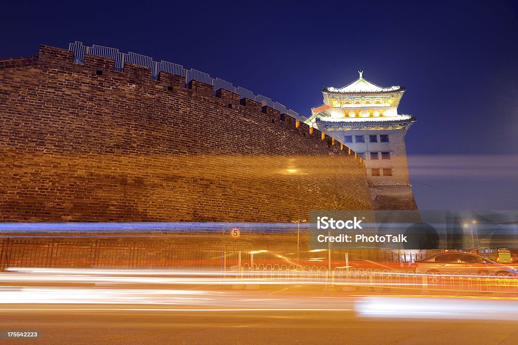 Superbe scène de nuit du château de Chine - Photo de Soirée à la maison libre de droits