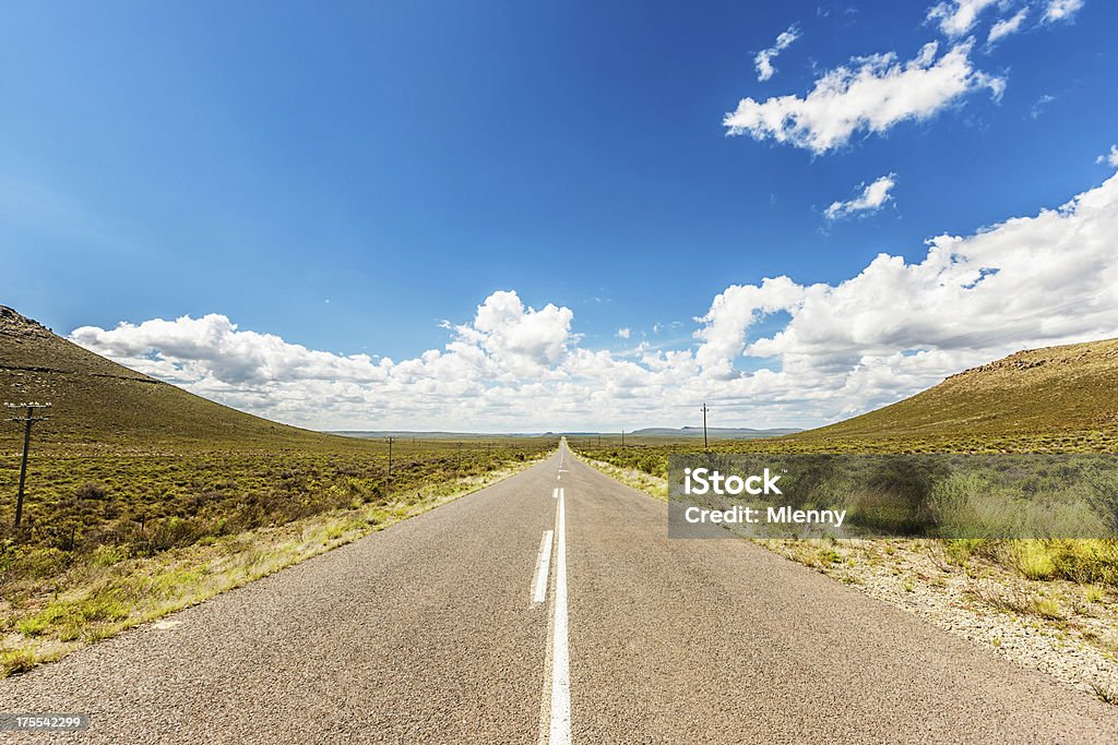 Einsame Straße durch Natur-South Africa - Lizenzfrei Afrika Stock-Foto
