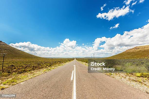 Einsame Straße Durch Natursouth Africa Stockfoto und mehr Bilder von Afrika - Afrika, Fernverkehr, Anhöhe