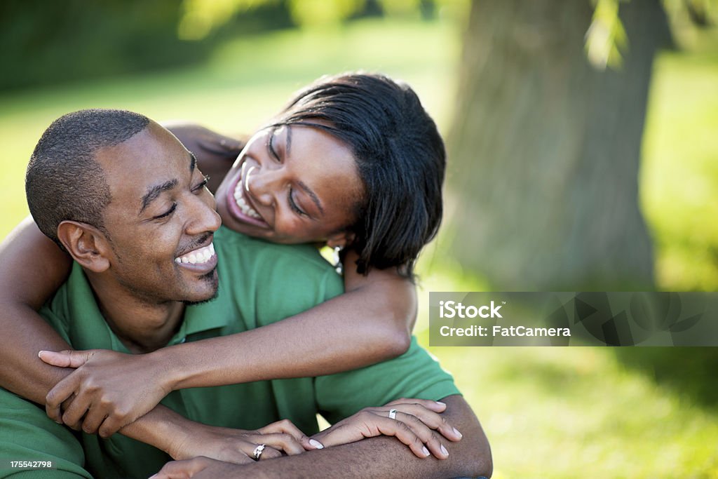 Feliz pareja - Foto de stock de 30-39 años libre de derechos