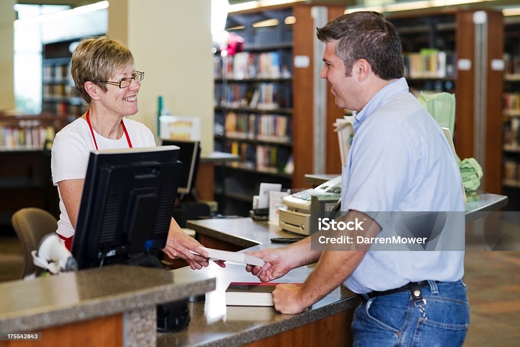 Biblioteca de compra - Foto de stock de Mostrador de tienda para pagar libre de derechos