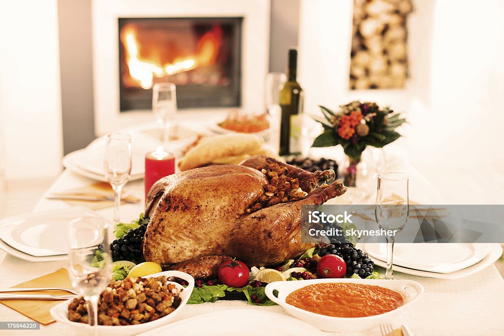 エレガントなテーブルセットには、感謝祭のため）。 - 感謝祭のロイヤリティフリーストックフォト